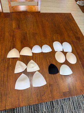 Bundle of 6 pair &2 extra Assorted Bra & Bikini Inserts and Cups size B